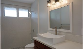 1009 Rawlins Ln, Honolulu, HI 96817