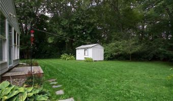 8 Presque Isle Trl, Narragansett, RI 02882