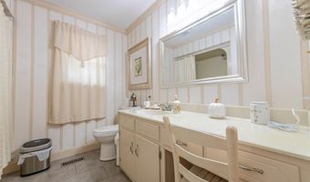 2001 Meadowlark Ln, Albertville, AL 35951