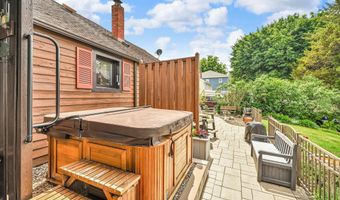 4 N CONESTOGA VIEW Dr, Akron, PA 17501