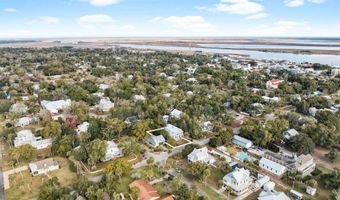 107 Ave B, Apalachicola, FL 32320