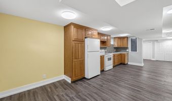 2327 Donald St, Ames, IA 50014