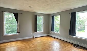 8 Linden St, Bristol, RI 02809