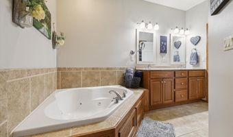 4103 NE Briarwood Dr, Ankeny, IA 50021