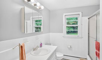 437 Lovely St, Avon, CT 06001