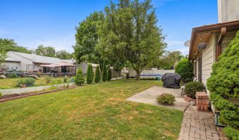 1307 Walker Ct, Auburn, IN 46706
