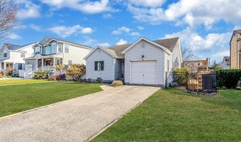 38 Berger Ave, Amityville, NY 11701