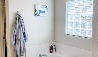 407 NW Saddlebrook Dr, Bentonville, AR 72712