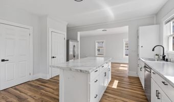 26 Vernon St, Auburn, ME 04210