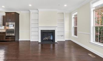 322 N GEORGE MASON Dr, Arlington, VA 22203