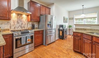 11 River Walk Dr, Asheville, NC 28804
