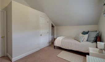 110 Lake View Rd, Cranston, RI 02920