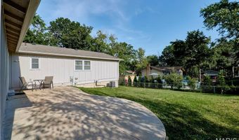 1211 Big Bend Rd, Ballwin, MO 63021