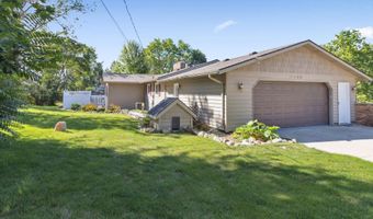 4403 W Riverview Dr, Alma, MI 48801