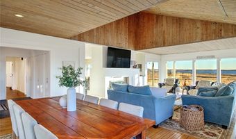 377 Rumstick Rd, Barrington, RI 02806