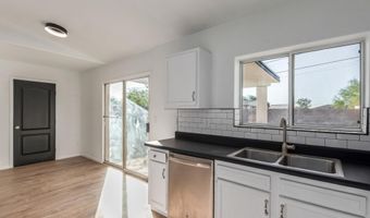 8551 W CORONADO Dr, Arizona City, AZ 85123