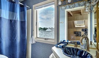 166 New Meadow Rd, Barrington, RI 02806