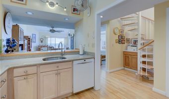 204 BELLEVUE Ct 204, Narragansett, RI 02882