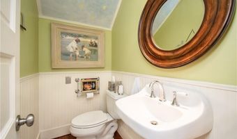 6 Bayside Ave, Newport, RI 02840
