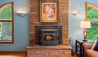 9 Santom St, Auburn, MA 01501