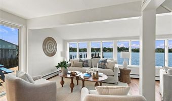 32 King Philip Ave, Barrington, RI 02806