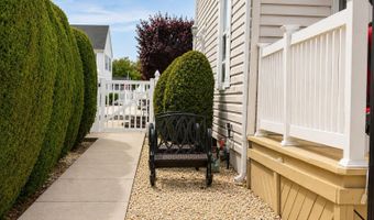 88 Storm Jib Ct, Bayville, NJ 08721