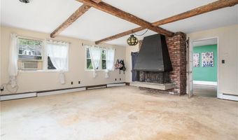 60 White Pkwy, North Smithfield, RI 02896