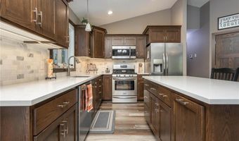 305 E Lake Geneva Rd NE, Alexandria, MN 56308