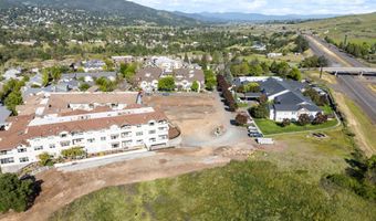 993 Mountain Meadows Dr, Ashland, OR 97520