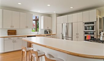175 Ruggles Ave, Newport, RI 02840