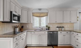 4 Noel Rd, Andover, MA 01810