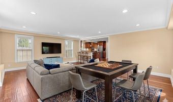 6932 ALPINE Dr, Annandale, VA 22003