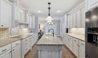 704 Shasta Dr, Albertville, AL 35950