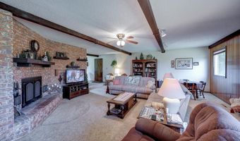 4 Lakeridge Dr, Arkansas City, KS 67005