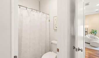 4226 40TH St N, Arlington, VA 22207