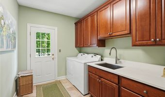 312 Aberdeen Ln, Aurora, OH 44202