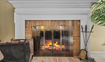 1724 Chatham Ave, Arden Hills, MN 55112