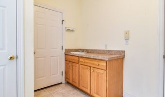 12 Braeburn Ln 12, Ashland, MA 01721