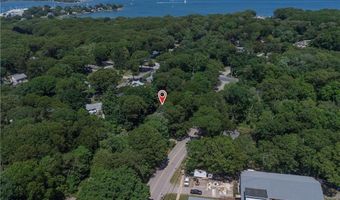 27 Fairway Dr, North Kingstown, RI 02852