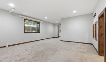 1006 NE 28th Ave, Aberdeen, SD 57401