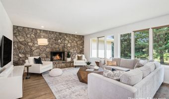 1359 Buttrick Ave SE, Ada, MI 49301