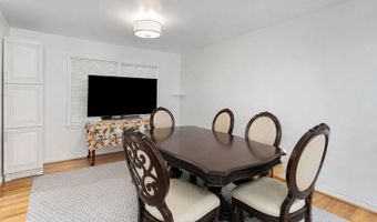 8418 STONE GATE Dr, Annandale, VA 22003