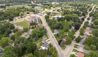 1525 E JOHN St, Appleton, WI 54915