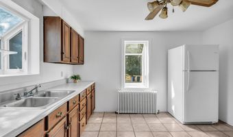 320 Palmetto Rd, Bridgeport, CT 06606