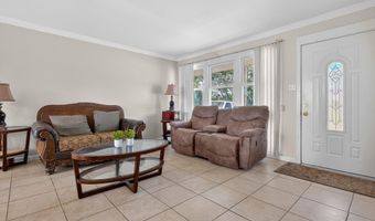 4615 ROUNDHILL Rd, Alexandria, VA 22310
