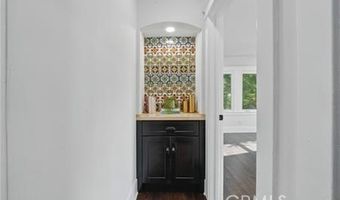 2111 S Bronson Ave, Los Angeles, CA 90018