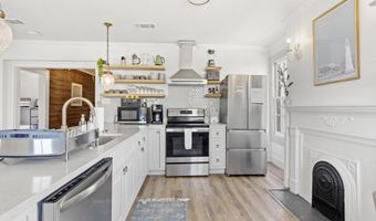 782 Water St, Biloxi, MS 39530