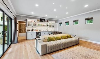 17980 Rancho St, Encino, CA 91316