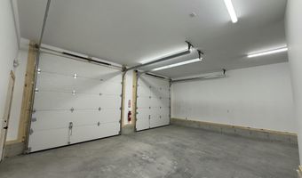 9 Hutchins St, Auburn, ME 04210