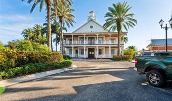5714 SEA TROUT Pl, Apollo Beach, FL 33572